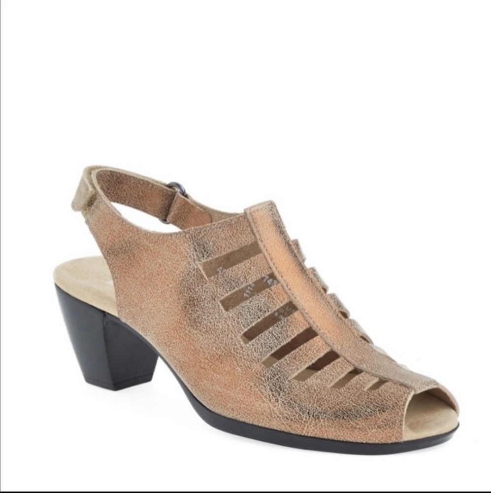 Munro Abby Heeled Sandal Rose Gold Size 8 Comfort